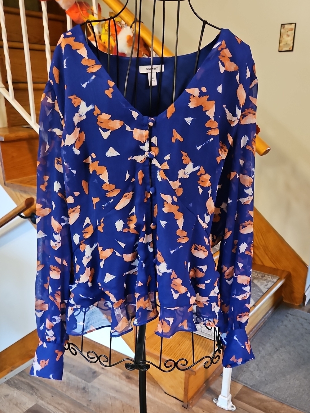 👚Nine West Royal Blue Blouse with Peach & Cream Floral Print